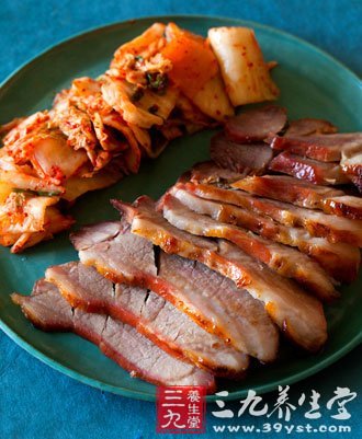 ，驢肉性味甘涼有補氣養血滋陰壯陽功效